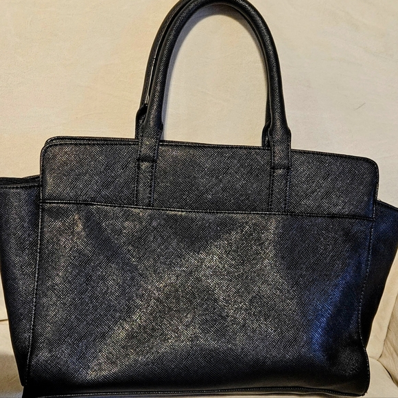 Kenneth Cole Reaction Anna Tote - Picture 2 of 8